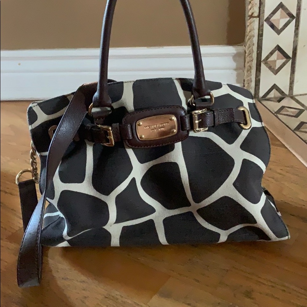 Michael Kors giraffe print purse - Picture 1 of 3